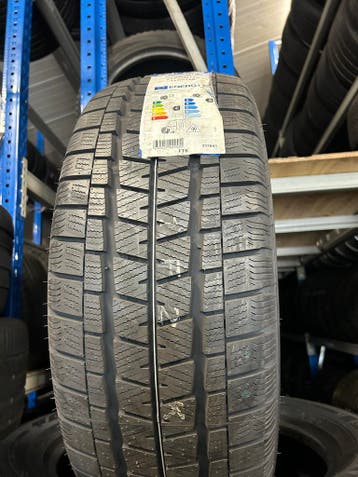Laagste prijs garantie Winterbanden 235 60 17c Busbanden, Bestelwagen, Nieuw, 17 inch, Winterbanden