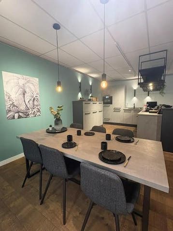 Moderne eettafel met 6 grijze stoelen, Ophalen, Kunststof, 100 tot 150 cm, 200 cm of meer