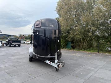 Humbaur paardentrailer 2-paards met alu bodem en zadelkamer, Ophalen, Gebruikt, Polyester, 2-paards trailer