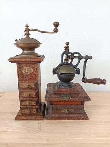 Koffiemolen (2) - Hout, Messing, Metaal