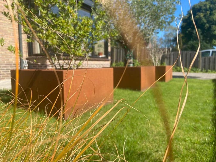 Op maat gemaakte bloembakken en borderranden van cortenstaal, Tuin en Terras, Bloembakken en Plantenbakken, Nieuw, Metaal, Balkon