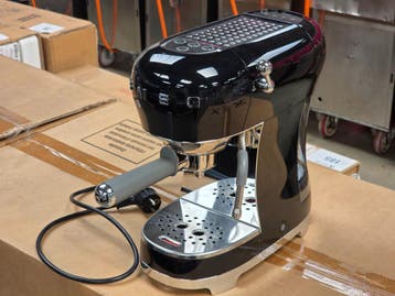 Espressomachine Smeg ECF02BLEU, Huis en Inrichting, Nieuw