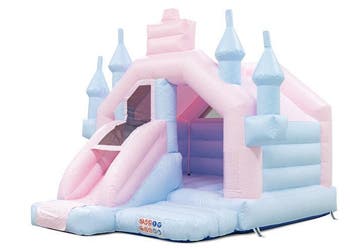 Pastel kleurig springkussen met glijbaan huren – €125 p/dag, Zo goed als nieuw