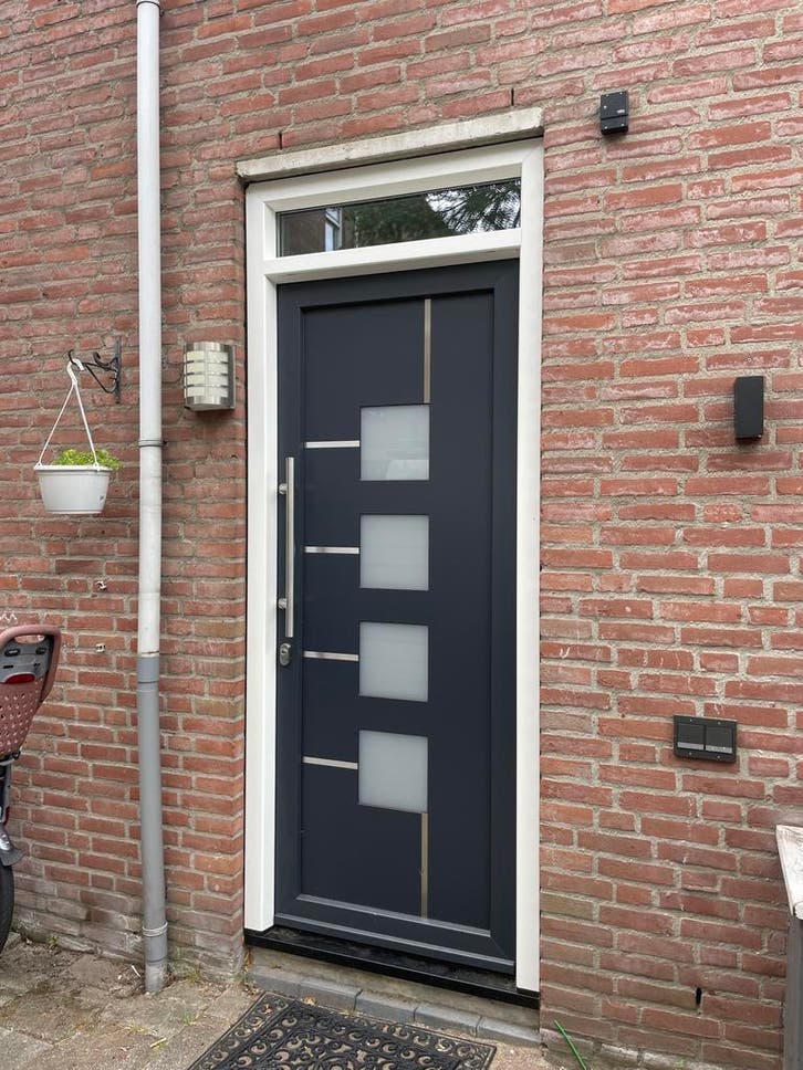 Maatwerk kunststof voordeuren met kozijn, gratis geleverd!, Doe-het-zelf en Verbouw, Deuren en Horren, Buitendeur, Nieuw, Glas