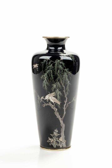 Vaas - Emaille, Een cloisonné-vaas met een donkerblauwe