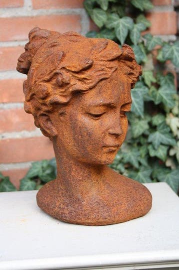 Buste, Classical Girl with laurel wreath - 26 cm -