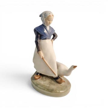 Royal Copenhagen - Beeldje - Goose Girl - 528 - Porselein, Antiek en Kunst