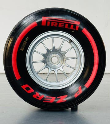 Wiel compleet met band - Pirelli - O.Z - Formule 1 **** NO, Verzamelen, Nieuw