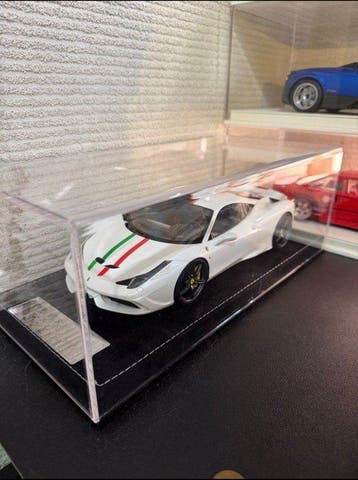 Henson & Heaven 1:18 - Modelauto - Ferrari 458 speciale, Nieuw