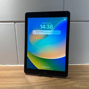 Apple iPad (5th generation) 128GB Wifi - Mobiele telefoon, Nieuw