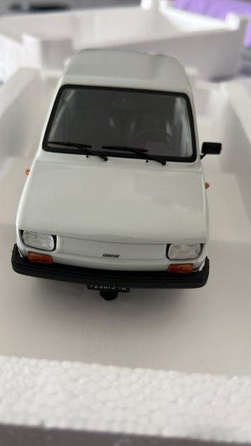 Laudoracing 1:18 - Modelauto - Fiat 126 Personal 4 (1976), Nieuw