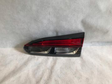 Toyota Corolla Cross 21+ achterlamp rechts binnen LED Europa, Verzenden, Gebruikt