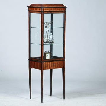 Vierkante Hepplewhite vitrine met  glas rondom en een unieke, Antiek en Kunst, Ophalen of Verzenden