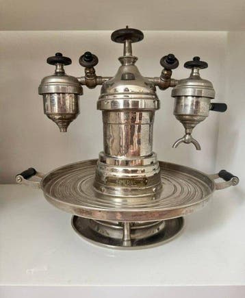 Koffiezetapparaat - vernikkelde messing, Antiek en Kunst