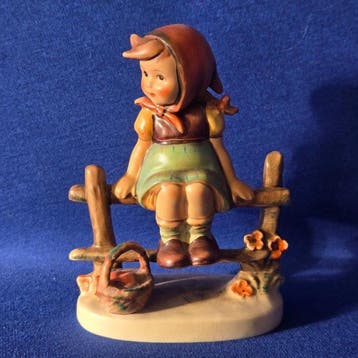 Goebel - Beeldje - Hummel #112/I - Just Resting - TMK5 -