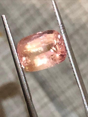 1 pcs Oranje, Roze Padparacha saffier - 5.07 ct - Gem, Nieuw