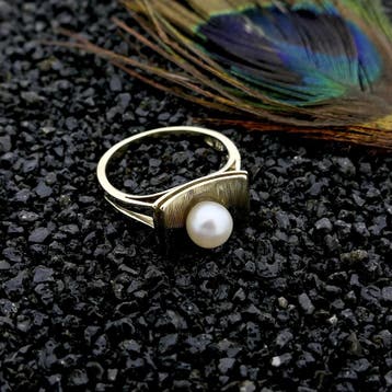 Vintage gouden ring met parel., Gebruikt, Ophalen of Verzenden, 17 tot 18, Met edelsteen