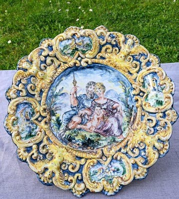 G. Barile - Serveerschaal - majolica keramiek terracotta