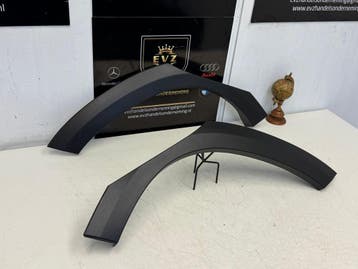 Peugeot 2008 Sierlijst achterscherm rechts en links bj.2018, Gebruikt, Links, Peugeot