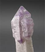 amethist Kristal op matrix - Hoogte: 5.5 cm - Breedte: 3 cm-