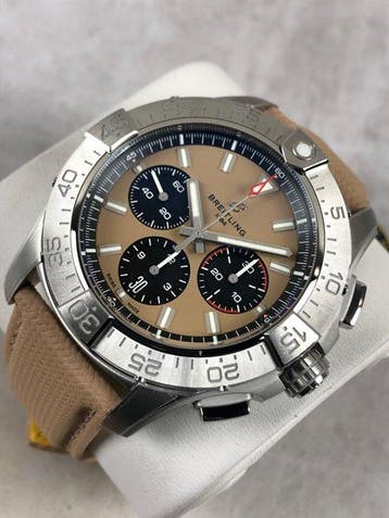 Breitling - Avenger B01 Chronograph 44 - AB0147101A1X1 -, Nieuw
