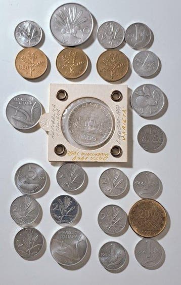 Italië. vari valori Lotto 24 monete anni differenti -