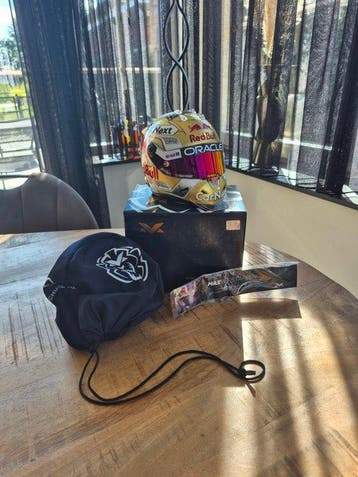 Red Bull Racing - World Champion 2022 - Max Verstappen -, Nieuw