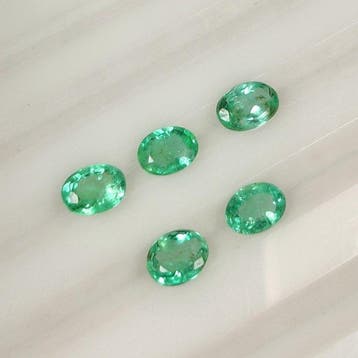 Zonder minimumprijs - 5 pcs Smaragd - 2.28 ct - nternational, Nieuw