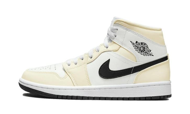 Air Jordan 1 Mid Coconut Milk (W), Kleding | Dames, Schoenen