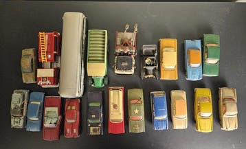 Corgi 1:43 - Modelauto (20) - Greyhound bus - Tow Truck -, Nieuw