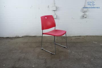 Trendoffice kantinestoel rood PVC sledeframe stapelbaar, Verzenden, Gebruikt, Stoel