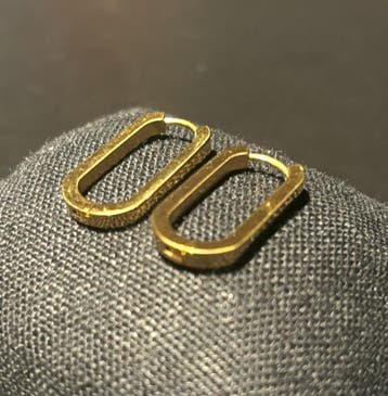 No-Fade Goud-Stijl Vergulde Hypoallergene Rechthoekige Hoops, Sieraden, Tassen en Uiterlijk, Oorbellen, Overige materialen, Hangers