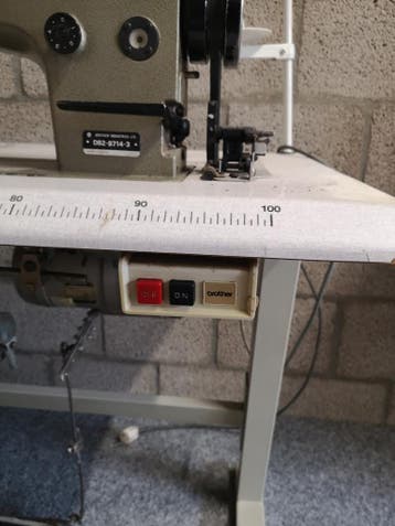 Te koop werkende industriële Brother rechtstikmachine, Ophalen, Gebruikt, Naaimachine, Industrieel