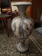 Vaas - Majolica - Vaas in Savonees maioliek, Antiek en Kunst