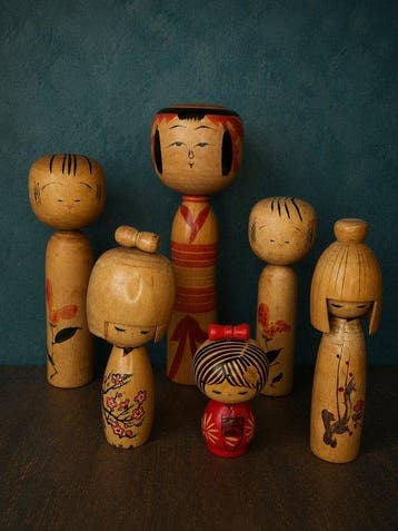 Verzameling van 6 Kokeshi-poppen - Hout - Japan - Shwa
