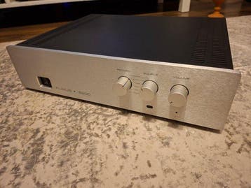 Plinius - 8200 Solid state geïntegreerde versterker, Nieuw