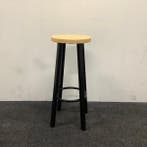 barkruk zithoogte 77 cm, Houten zitiing -  Zwart metalen, Huis en Inrichting, Barkrukken, Ophalen of Verzenden, Gebruikt, Hout