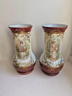 Vaas (2) - Opaline glas