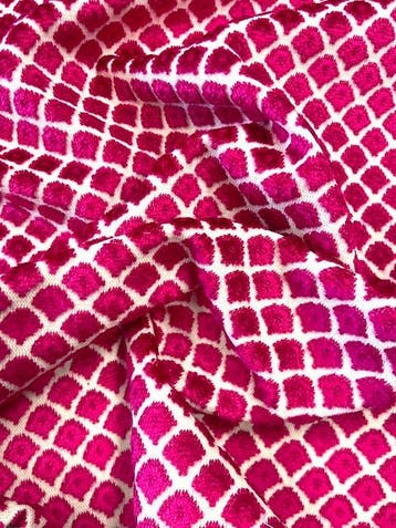 Fluwelen jacquard met een klein, regelmatig geometrisch