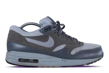 Nike Air Max 1 Essential Wolf Grey • 42, Kleding | Heren, Schoenen, Ophalen of Verzenden, Nieuw, Nike, Sneakers of Gympen