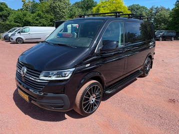 Volkswagen Transporter 2.0 TDI 150PK L1H1 Navi / Sidebars /, Gebruikt, Euro 6, Volkswagen, Zwart