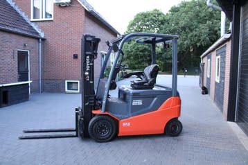 Toyota 8FBMKT25 heftruck elektrische triplex sidesift accubj, Ophalen, Heftruck, Toyota, Elektrisch