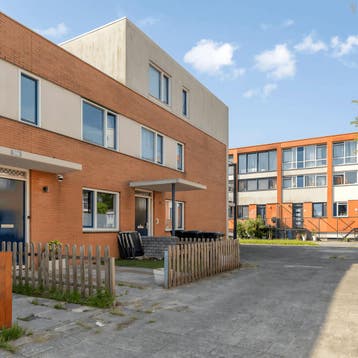 Huis in Rotterdam gevonden voor €1995,- pm, Huizen en Kamers, Huizen te koop, Rotterdam