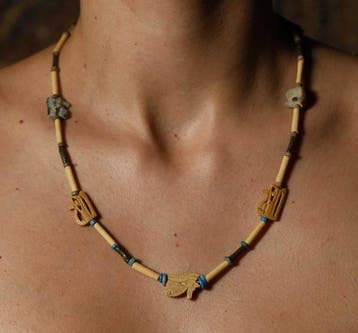 Oud-Egypte, Faience ketting met gele geglazuurde