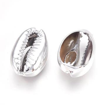 2 x Schelp kralen Kauri platinum kleur c.a. 10~12mm x 15~..., Ophalen of Verzenden, Nieuw, Kraal