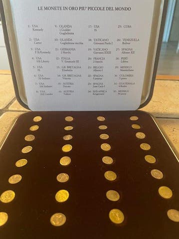 Wereld. ND, Le monete in oro più piccole del mondo, 32 x