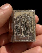 ’ARCANA TECA DI MASSABIELLE: METALEN GRIMORIUM EIND VAN DE, Antiek en Kunst, Curiosa en Brocante