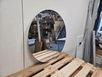 Spiegel rond 60 cm met verlichting en verwarming, Ophalen of Verzenden, Nieuw, Bad