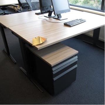 (MDK-103431) Assenburg bureau 180 x 80 cm, Ophalen of Verzenden, In hoogte verstelbaar, Gebruikt