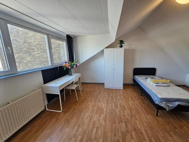 Te huur: Kamer Kruisstraat in Heerlen, Huizen en Kamers, Kamers te huur